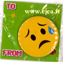 Badge Emoji Triste avec larme 